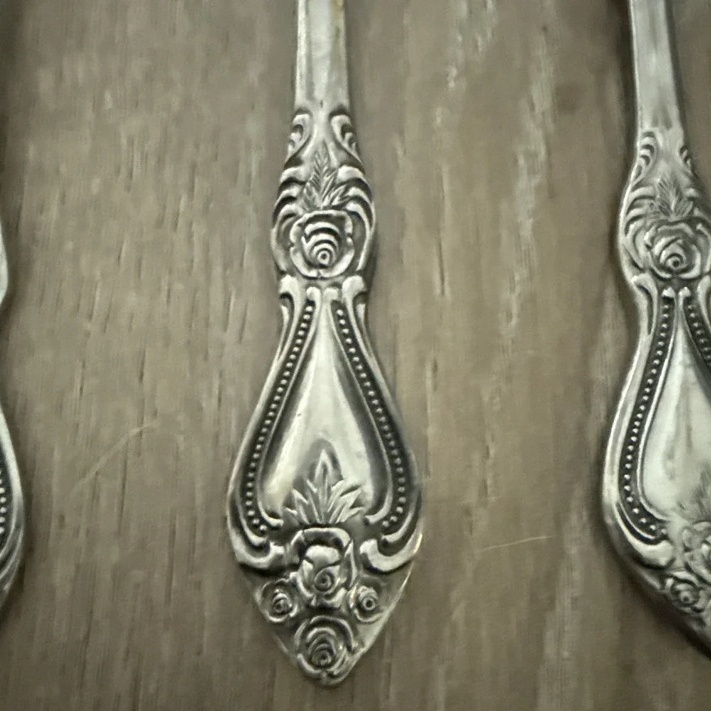 Stanley Roberts SRB269 Stainless Korea Serving Set Of 4 Korea‎